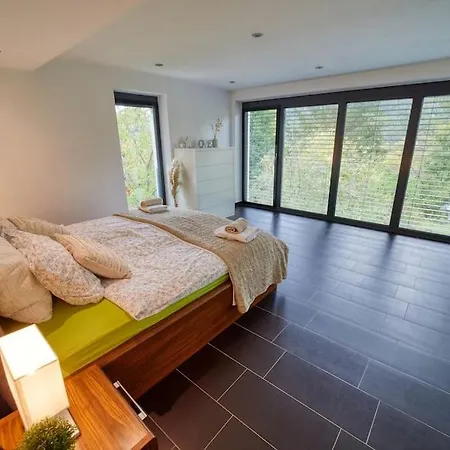 Spacious House With Sun Porch And Big Garden Appartement *