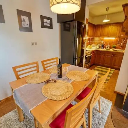 Spacious House With Sun Porch And Big Garden * Grahovo