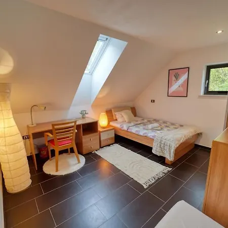 Appartement Spacious House With Sun Porch And Big Garden
